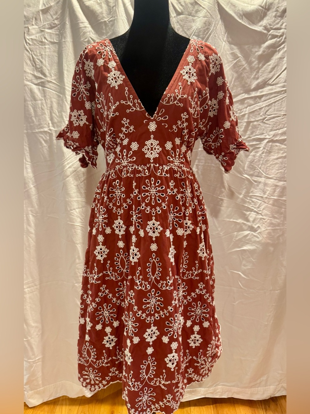 BB Dakota Rust Eyelet MIDI Dress